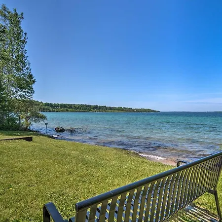 Pet-Friendly Charlevoix Cabin Walk To Lakefront! Exterior photo
