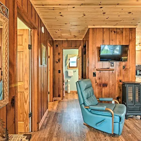 Pet-Friendly Charlevoix Cabin Walk To Lakefront! Exterior photo