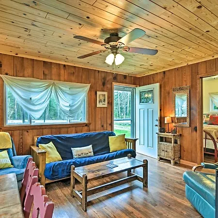 Pet-Friendly Charlevoix Cabin Walk To Lakefront! Exterior photo