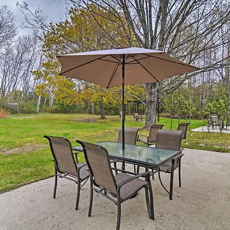 Pet-Friendly Charlevoix Cabin Walk To Lakefront! Exterior photo