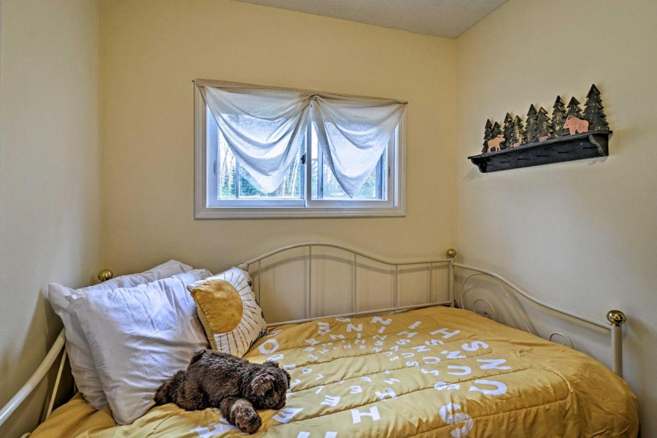 Pet-friendly Walk To Lakefront! Ferienhaus Charlevoix